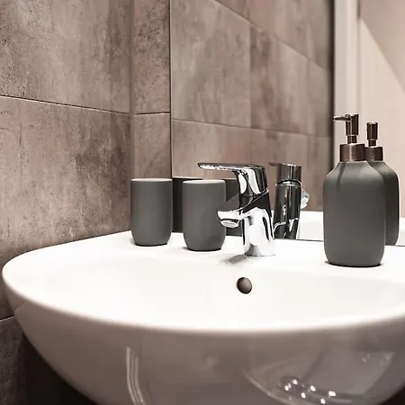 Appartamento Kj Ferienwohnung Zentral - Swimming Pool - Balkon - Parkplatz