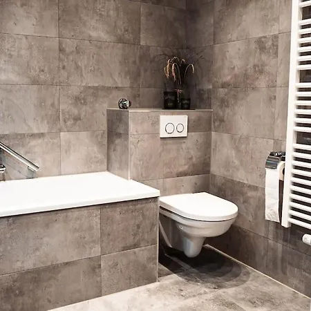 Appartamento Kj Ferienwohnung Zentral - Swimming Pool - Balkon - Parkplatz