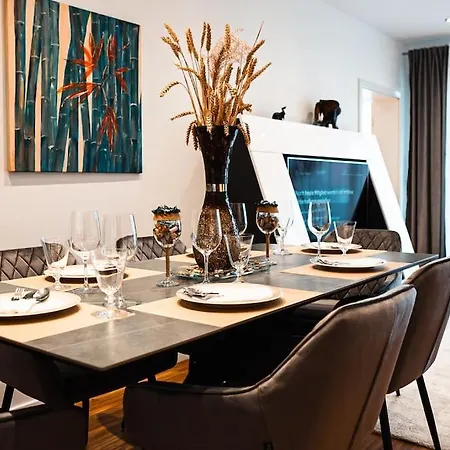 Apartment Kj Ferienwohnung Zentral - Swimming Pool - Balkon - Parkplatz Augsburg