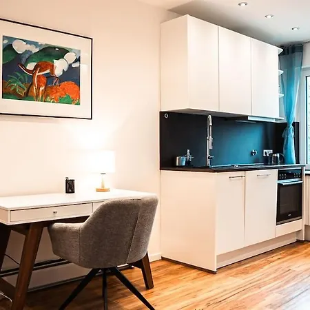 Kj Ferienwohnung Zentral - Swimming Pool - Balkon - Parkplatz Augsburg