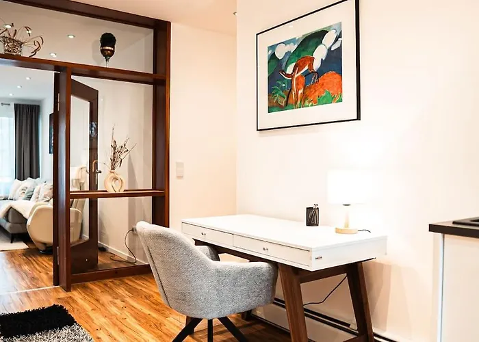 Kj Ferienwohnung Zentral - Swimming Pool - Balkon - Parkplatz Appartement