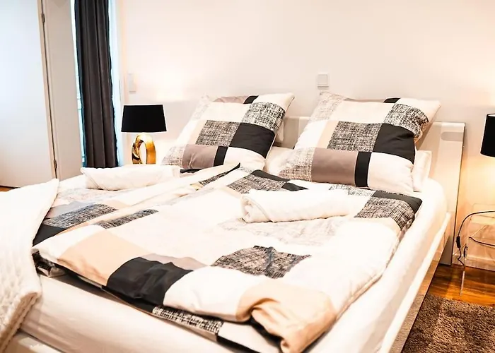 Appartement Kj Ferienwohnung Zentral - Swimming Pool - Balkon - Parkplatz *