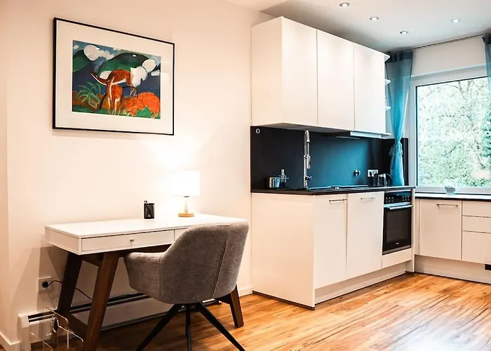 Kj Ferienwohnung Zentral - Swimming Pool - Balkon - Parkplatz Augsburg
