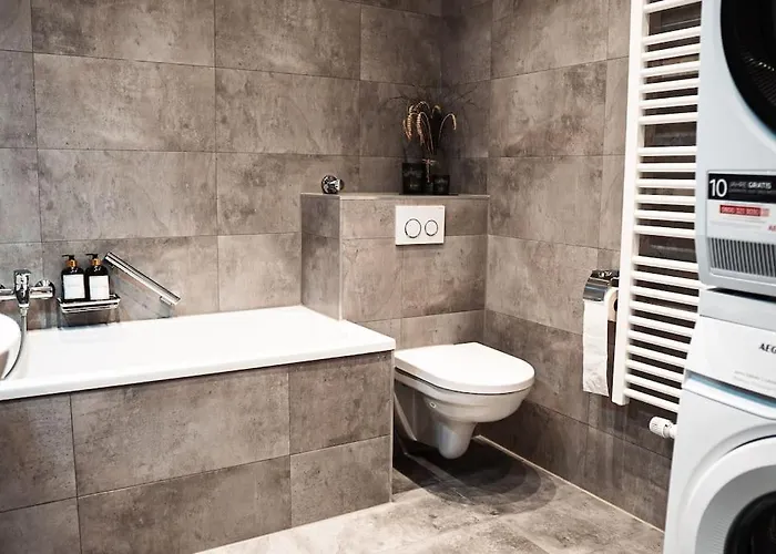 Appartement Kj Ferienwohnung Zentral - Swimming Pool - Balkon - Parkplatz